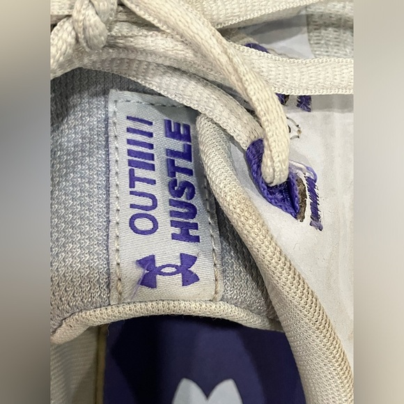 Teen girls size 7youth Under Armour Blue and Gray floral Outhustle Sneakers - Picture 8 of 9